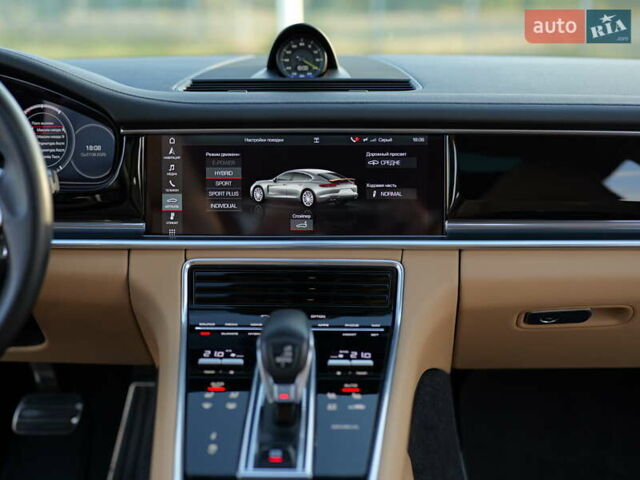Синій Порше Panamera, об'ємом двигуна 2.89 л та пробігом 57 тис. км за 75000 $, фото 106 на Automoto.ua