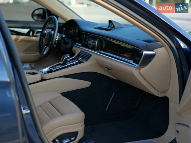 Синій Порше Panamera, об'ємом двигуна 2.89 л та пробігом 57 тис. км за 75000 $, фото 48 на Automoto.ua