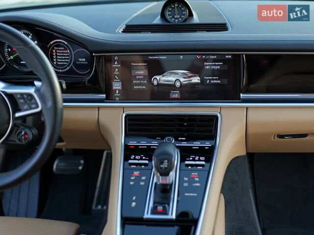 Синій Порше Panamera, об'ємом двигуна 2.89 л та пробігом 57 тис. км за 75000 $, фото 117 на Automoto.ua