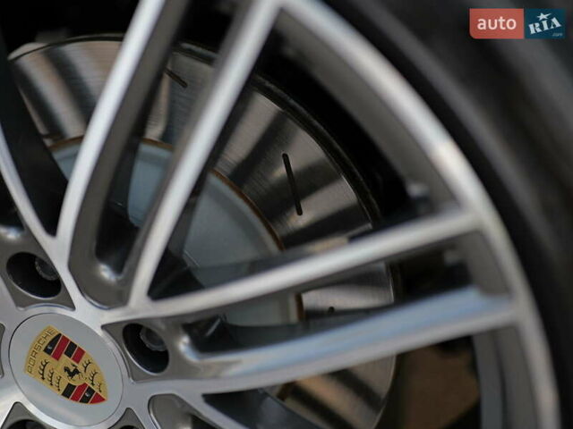 Синій Порше Panamera, об'ємом двигуна 2.89 л та пробігом 57 тис. км за 75000 $, фото 44 на Automoto.ua