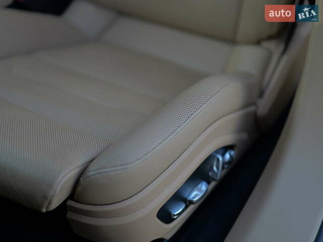 Синій Порше Panamera, об'ємом двигуна 2.89 л та пробігом 57 тис. км за 75000 $, фото 72 на Automoto.ua