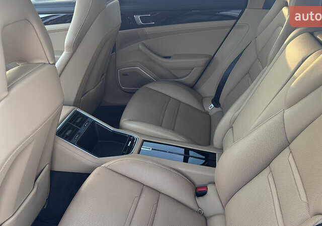 Синий Порше Панамера, объемом двигателя 2.89 л и пробегом 62 тыс. км за 64000 $, фото 16 на Automoto.ua