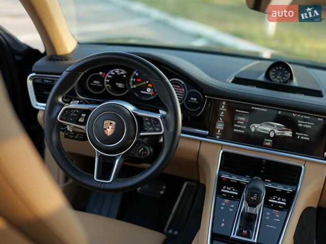 Синій Порше Panamera, об'ємом двигуна 2.89 л та пробігом 57 тис. км за 75000 $, фото 111 на Automoto.ua