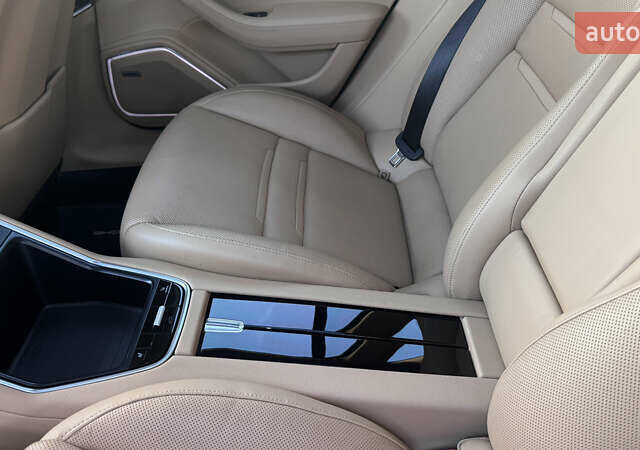 Синий Порше Панамера, объемом двигателя 2.89 л и пробегом 62 тыс. км за 64000 $, фото 17 на Automoto.ua