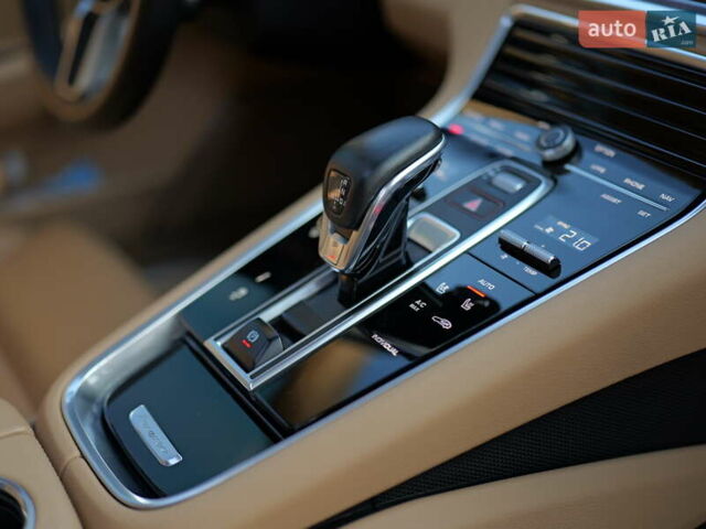 Синій Порше Panamera, об'ємом двигуна 2.89 л та пробігом 57 тис. км за 75000 $, фото 54 на Automoto.ua