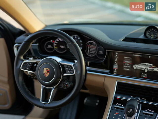 Синій Порше Panamera, об'ємом двигуна 2.89 л та пробігом 57 тис. км за 75000 $, фото 110 на Automoto.ua