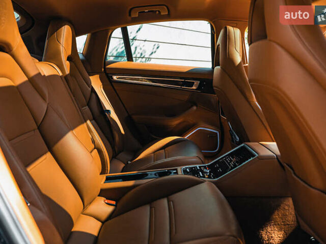 Синій Порше Panamera, об'ємом двигуна 3 л та пробігом 71 тис. км за 73000 $, фото 54 на Automoto.ua