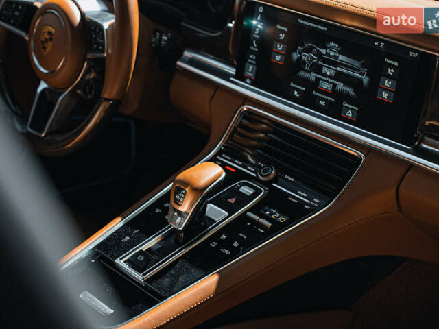 Синій Порше Panamera, об'ємом двигуна 3 л та пробігом 71 тис. км за 73000 $, фото 47 на Automoto.ua