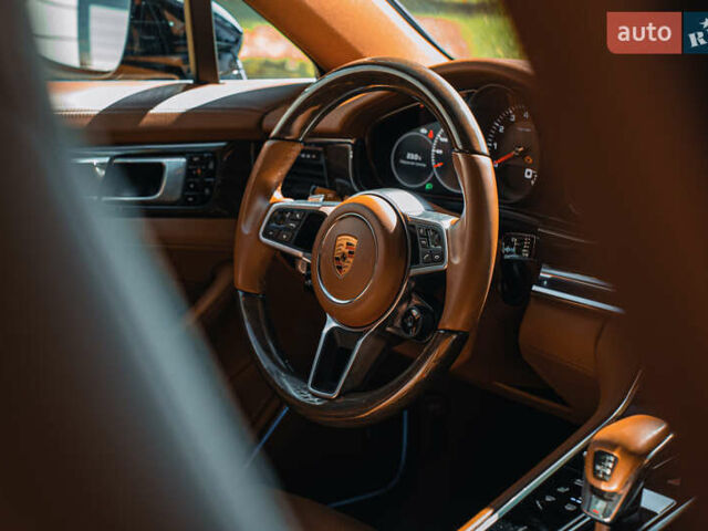 Синій Порше Panamera, об'ємом двигуна 3 л та пробігом 71 тис. км за 73000 $, фото 55 на Automoto.ua