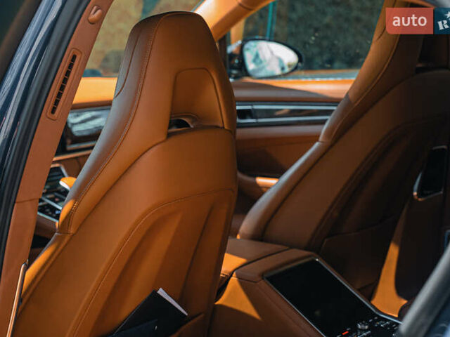 Синій Порше Panamera, об'ємом двигуна 3 л та пробігом 71 тис. км за 73000 $, фото 59 на Automoto.ua