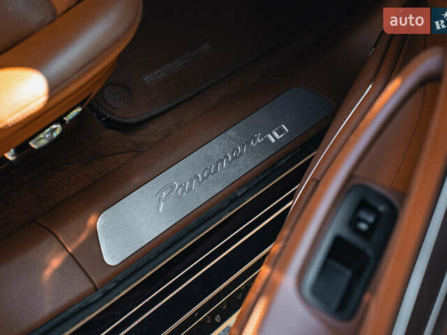 Синій Порше Panamera, об'ємом двигуна 3 л та пробігом 71 тис. км за 73000 $, фото 48 на Automoto.ua