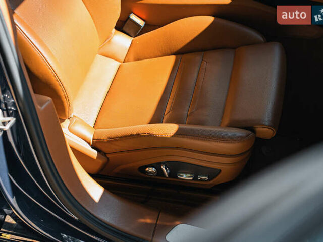 Синій Порше Panamera, об'ємом двигуна 3 л та пробігом 71 тис. км за 73000 $, фото 45 на Automoto.ua