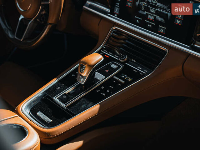 Синій Порше Panamera, об'ємом двигуна 3 л та пробігом 71 тис. км за 73000 $, фото 46 на Automoto.ua
