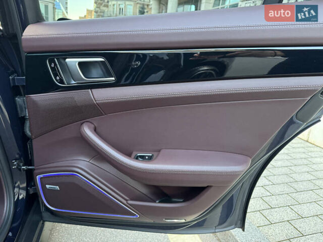 Синій Порше Panamera, об'ємом двигуна 2.89 л та пробігом 77 тис. км за 84000 $, фото 35 на Automoto.ua