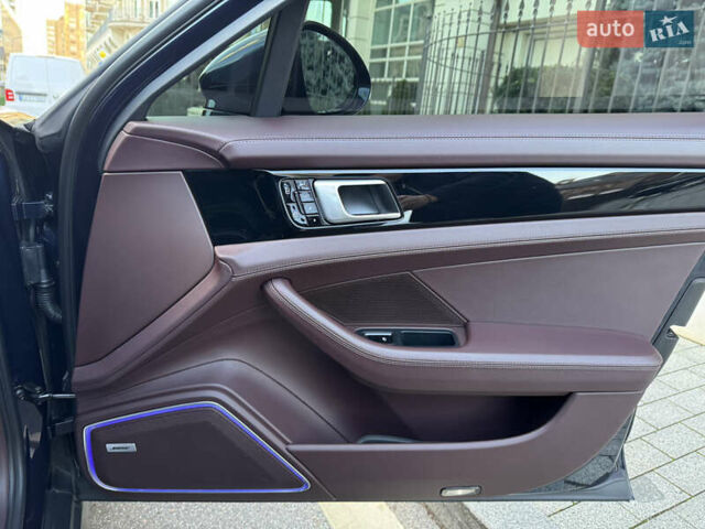 Синій Порше Panamera, об'ємом двигуна 2.89 л та пробігом 77 тис. км за 84000 $, фото 36 на Automoto.ua