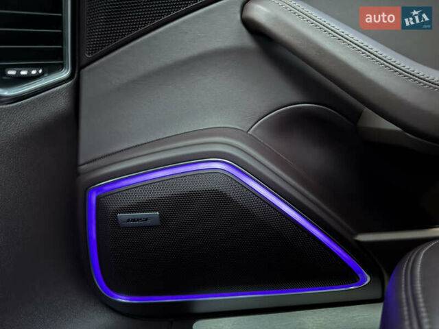 Синій Порше Panamera, об'ємом двигуна 2.89 л та пробігом 77 тис. км за 84000 $, фото 34 на Automoto.ua