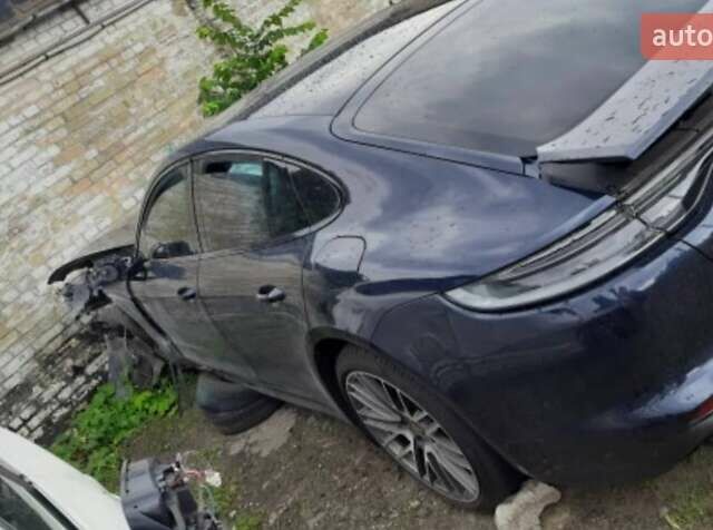 Синій Порше Panamera, об'ємом двигуна 2.89 л та пробігом 31 тис. км за 38000 $, фото 3 на Automoto.ua
