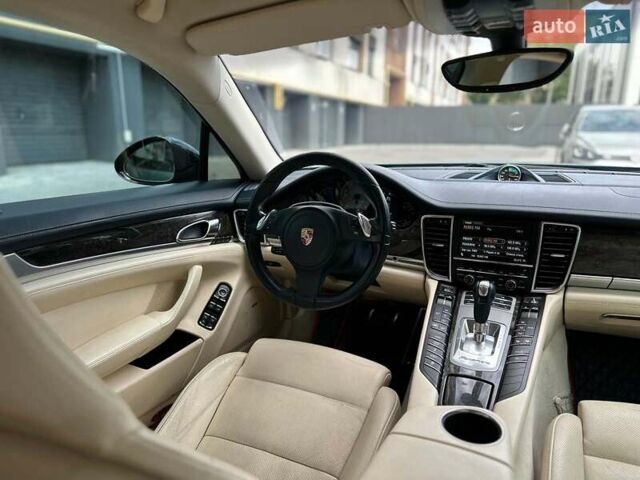 Зелений Порше Panamera, об'ємом двигуна 4.8 л та пробігом 180 тис. км за 16490 $, фото 45 на Automoto.ua