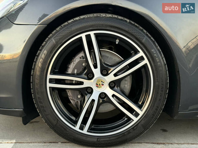Зелений Порше Panamera, об'ємом двигуна 3 л та пробігом 70 тис. км за 46500 $, фото 12 на Automoto.ua