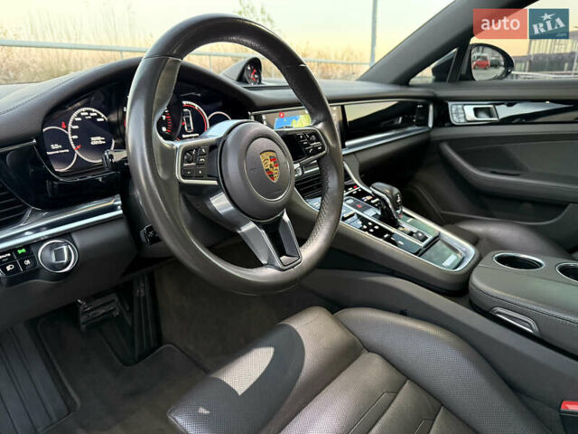 Зелений Порше Panamera, об'ємом двигуна 3 л та пробігом 70 тис. км за 46500 $, фото 17 на Automoto.ua