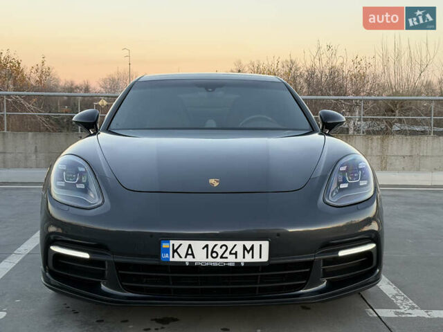 Зелений Порше Panamera, об'ємом двигуна 3 л та пробігом 70 тис. км за 46500 $, фото 1 на Automoto.ua