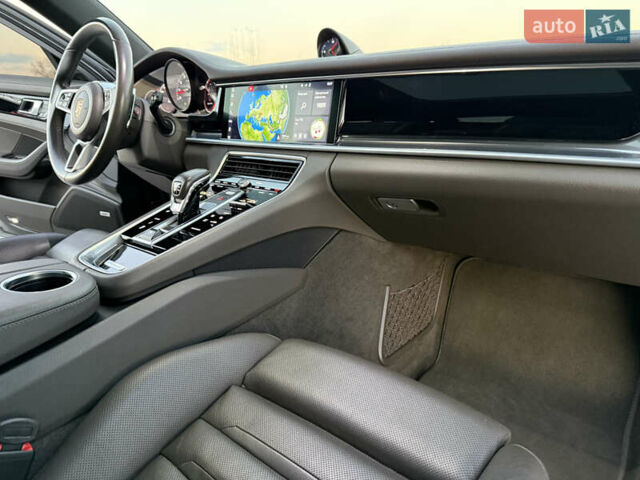 Зелений Порше Panamera, об'ємом двигуна 3 л та пробігом 70 тис. км за 46500 $, фото 23 на Automoto.ua