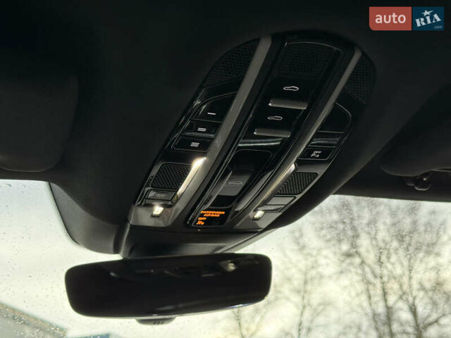 Зелений Порше Panamera, об'ємом двигуна 3 л та пробігом 70 тис. км за 46500 $, фото 49 на Automoto.ua