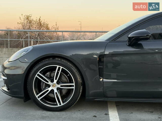 Зелений Порше Panamera, об'ємом двигуна 3 л та пробігом 70 тис. км за 46500 $, фото 4 на Automoto.ua