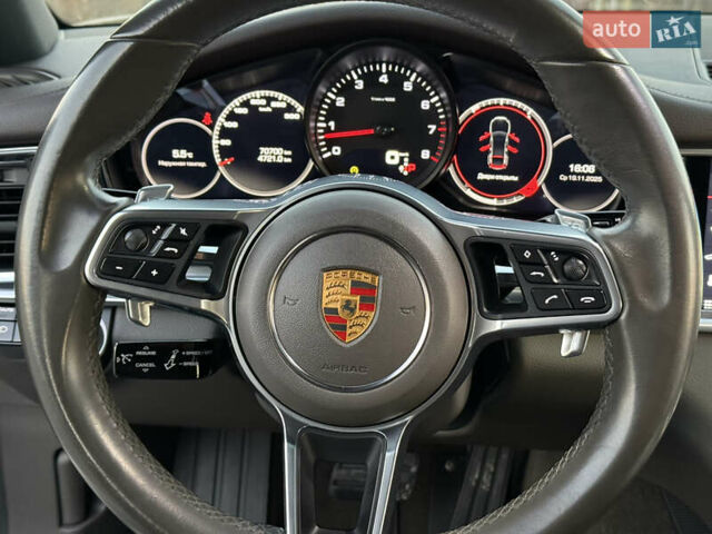 Зелений Порше Panamera, об'ємом двигуна 3 л та пробігом 70 тис. км за 46500 $, фото 16 на Automoto.ua