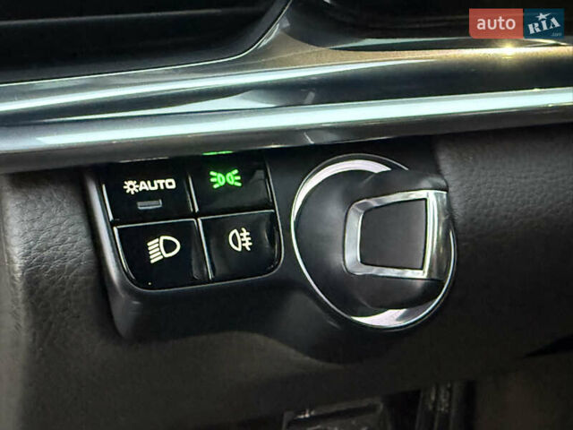 Зелений Порше Panamera, об'ємом двигуна 3 л та пробігом 70 тис. км за 46500 $, фото 26 на Automoto.ua