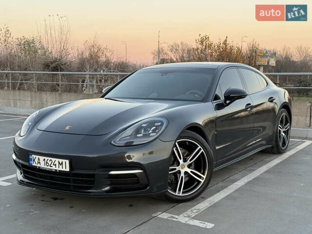Зелений Порше Panamera, об'ємом двигуна 3 л та пробігом 70 тис. км за 46500 $, фото 2 на Automoto.ua
