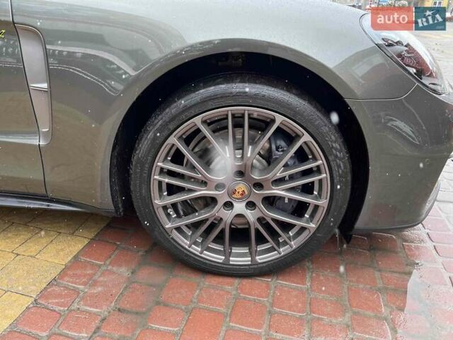 Зеленый Порше Панамера, объемом двигателя 2.9 л и пробегом 15 тыс. км за 119900 $, фото 5 на Automoto.ua