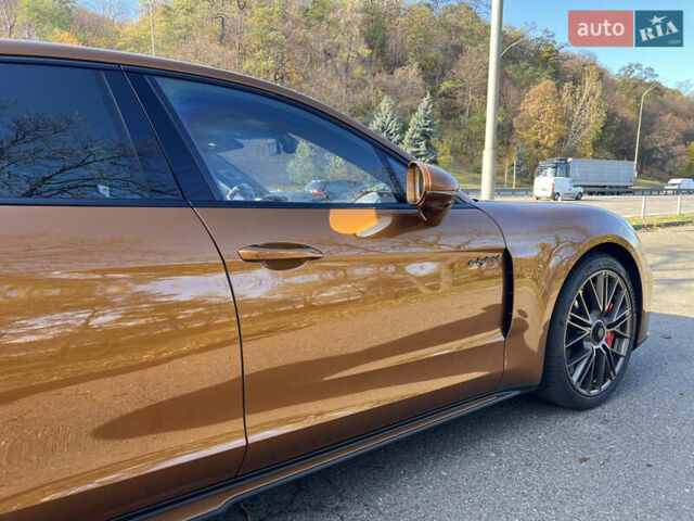 Помаранчевий Порше Panamera, об'ємом двигуна 4 л та пробігом 20 тис. км за 278000 $, фото 9 на Automoto.ua