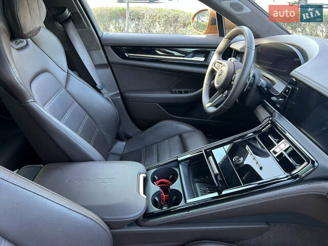 Помаранчевий Порше Panamera, об'ємом двигуна 4 л та пробігом 20 тис. км за 278000 $, фото 14 на Automoto.ua
