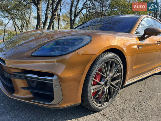 Помаранчевий Порше Panamera, об'ємом двигуна 4 л та пробігом 20 тис. км за 278000 $, фото 7 на Automoto.ua