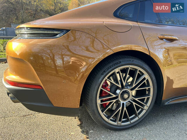 Помаранчевий Порше Panamera, об'ємом двигуна 4 л та пробігом 20 тис. км за 278000 $, фото 10 на Automoto.ua