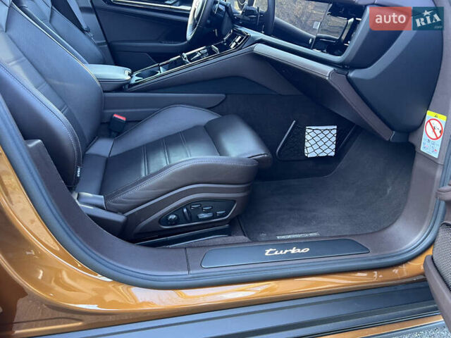 Помаранчевий Порше Panamera, об'ємом двигуна 4 л та пробігом 20 тис. км за 278000 $, фото 29 на Automoto.ua