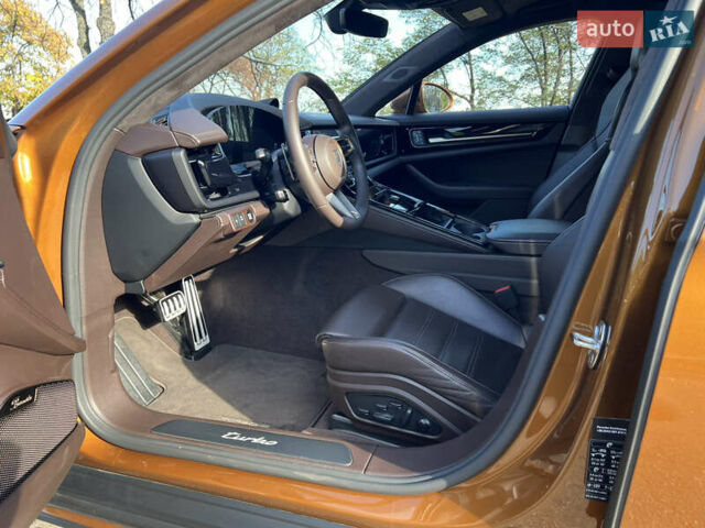 Помаранчевий Порше Panamera, об'ємом двигуна 4 л та пробігом 20 тис. км за 278000 $, фото 15 на Automoto.ua