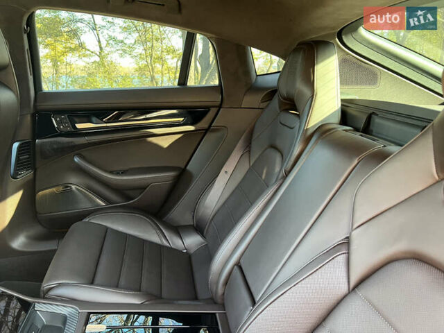 Помаранчевий Порше Panamera, об'ємом двигуна 4 л та пробігом 20 тис. км за 278000 $, фото 24 на Automoto.ua