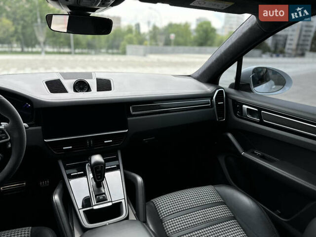 Білий Порше Cayenne Coupe, об'ємом двигуна 2.89 л та пробігом 115 тис. км за 64999 $, фото 98 на Automoto.ua