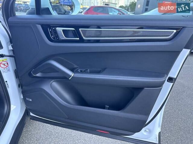 Белый Порше Cayenne Coupe, объемом двигателя 3 л и пробегом 65 тыс. км за 78700 $, фото 47 на Automoto.ua