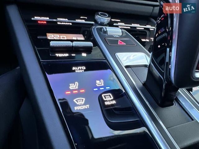 Білий Порше Cayenne Coupe, об'ємом двигуна 3 л та пробігом 75 тис. км за 68900 $, фото 65 на Automoto.ua