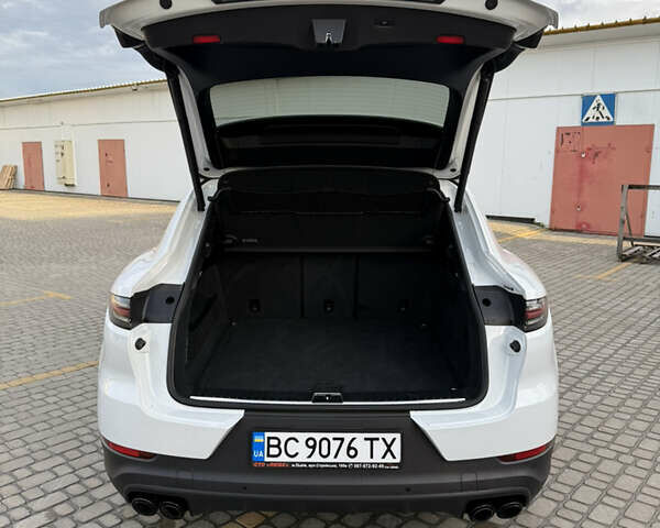 Белый Порше Cayenne Coupe, объемом двигателя 3 л и пробегом 45 тыс. км за 68000 $, фото 24 на Automoto.ua