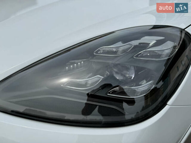 Білий Порше Cayenne Coupe, об'ємом двигуна 2.89 л та пробігом 115 тис. км за 64999 $, фото 54 на Automoto.ua