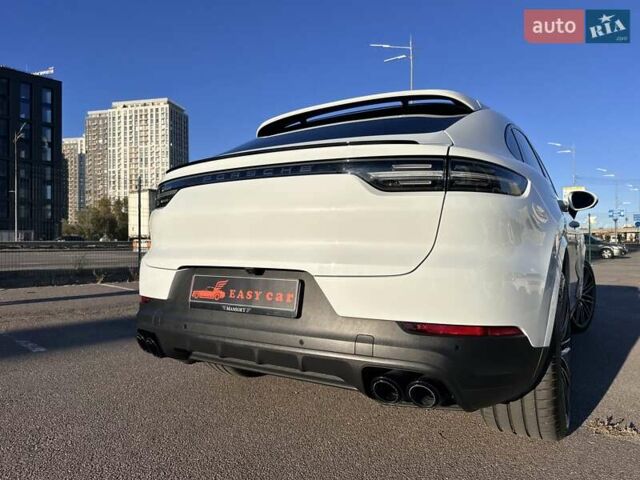Білий Порше Cayenne Coupe, об'ємом двигуна 3 л та пробігом 75 тис. км за 68900 $, фото 32 на Automoto.ua