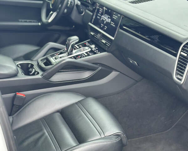 Белый Порше Cayenne Coupe, объемом двигателя 3 л и пробегом 59 тыс. км за 69900 $, фото 34 на Automoto.ua