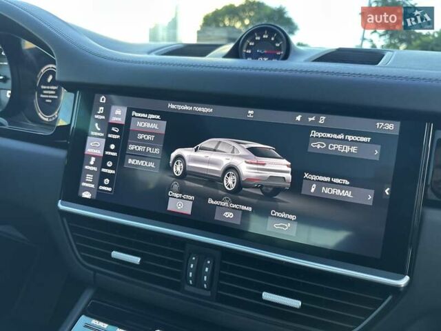 Білий Порше Cayenne Coupe, об'ємом двигуна 3 л та пробігом 75 тис. км за 68900 $, фото 49 на Automoto.ua