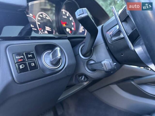 Білий Порше Cayenne Coupe, об'ємом двигуна 3 л та пробігом 75 тис. км за 68900 $, фото 60 на Automoto.ua