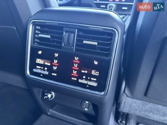 Белый Порше Cayenne Coupe, объемом двигателя 3 л и пробегом 65 тыс. км за 78700 $, фото 45 на Automoto.ua