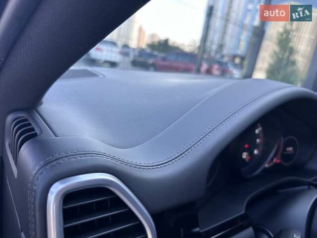 Белый Порше Cayenne Coupe, объемом двигателя 3 л и пробегом 65 тыс. км за 78700 $, фото 29 на Automoto.ua
